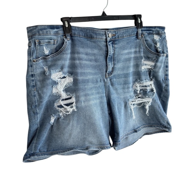 Lane Bryant Distressed Stretch Denim Jean Shorts Women Plus Size 24 Bermuda Boho - Picture 2 of 16